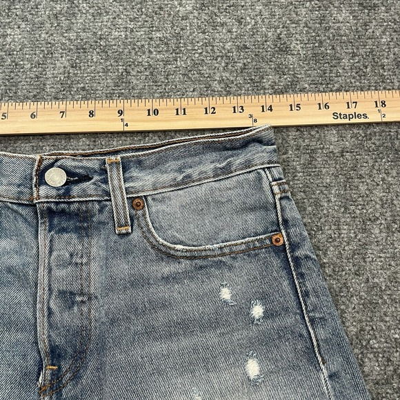 Levi's Denim Shorts Women's Size 27 Medium Wash Frayed Hem Jorts Distress Thrash - Picture 4 of 11